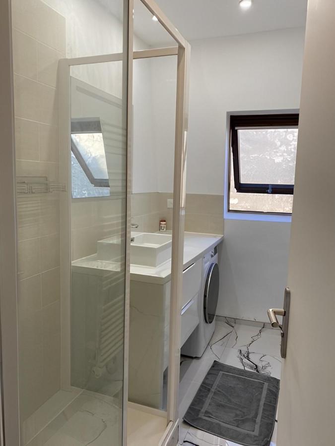 Upscale 80M2 2 Bedroom Apartment Near Champs Elysees Paris Eksteriør bilde